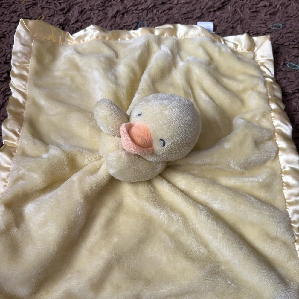 Carters Duck Lovey Security Blanket Closed Eyes Yellow Silky Satin Trim & Back